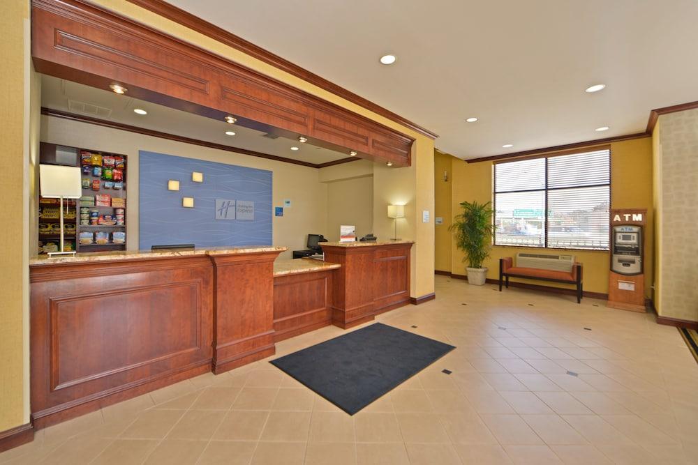 ניו יורק Holiday Inn Express Laguardia Airport, An Ihg Hotel מראה חיצוני תמונה